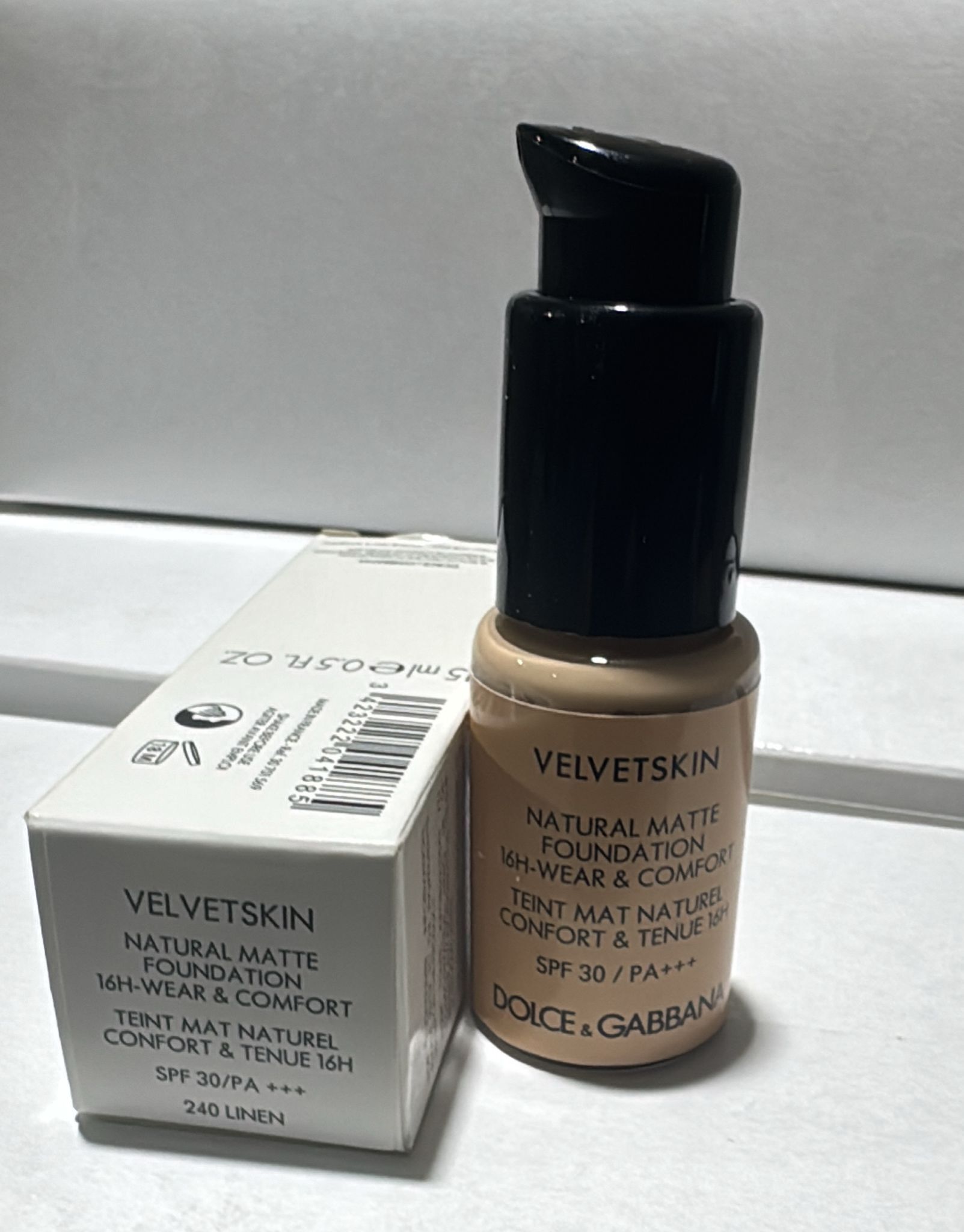 seph3910 كريم أساس دولتشي إي غابانا الجديد المخملي للبشرة، 15 مل - الصورة 1