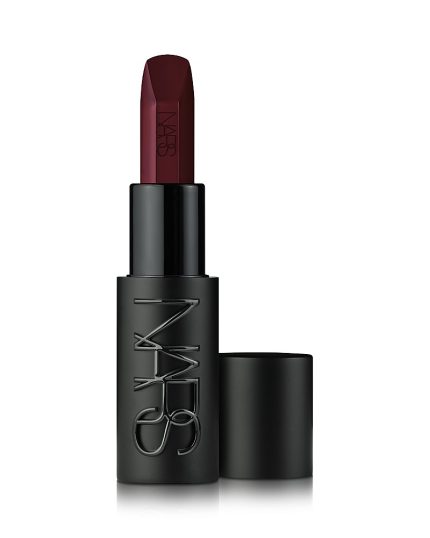 A high-end dimensional satin lipstick with medium-to-full coverage that delivers long-lasting comfort with vibrant, pure-color payoff. A new precision-tip bullet defines and contours for sculpted sophistication, while the Luxe Comfort Complex hugs lips for lightweight, medium-to-full coverage infused with smoothing rosehip seed oil and hyaluronic acid to lock in moisture.What It Does:- Long-lasting comfort- Pure-color payoff- Smudge-resistant wear- Dimensional satin finish- Lightweight