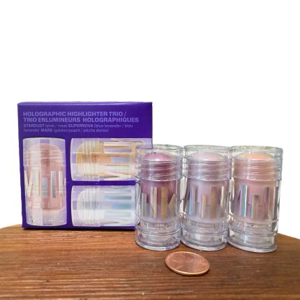 يبدو أن عبارة **"يخ فاث سشةث"** هي كتابة خاطئة (ربما لوحة مفاتيح إنجليزية بالعربي) وغالباً كنت تقصد **"ترجم هذا"** أو **"translate this"**. إليك الترجمة العربية للنص: --- **عصي الهولوغرافيك الكريمية متعدّدة الاستخدامات** تمنحك توهّجاً مجرياً غير مألوف بثلاث درجات برايزماتية مفضّلة لدى الجميع، مناسبة لعظم الخدّين والشفاه والجسم. تتضمن المجموعة ثلاث عصي هولوغرافيك كاملة الحجم: * **Stardust** – لافندر هولوغرافي حصري للمجموعة * **Supernova** – زهري هولوغرافي حصري للمجموعة * **Mars** – خوخي ذهبي هولوغرافي وفّري **44%** عند شرائها معاً في هذه المجموعة. **الوزن: 0.25 أونصة / 7.1 غ لكل واحدة.** --- إذا رغبتِ بتنسيق مختلف أو ترجمة أكثر تسويقية، أخبريني!